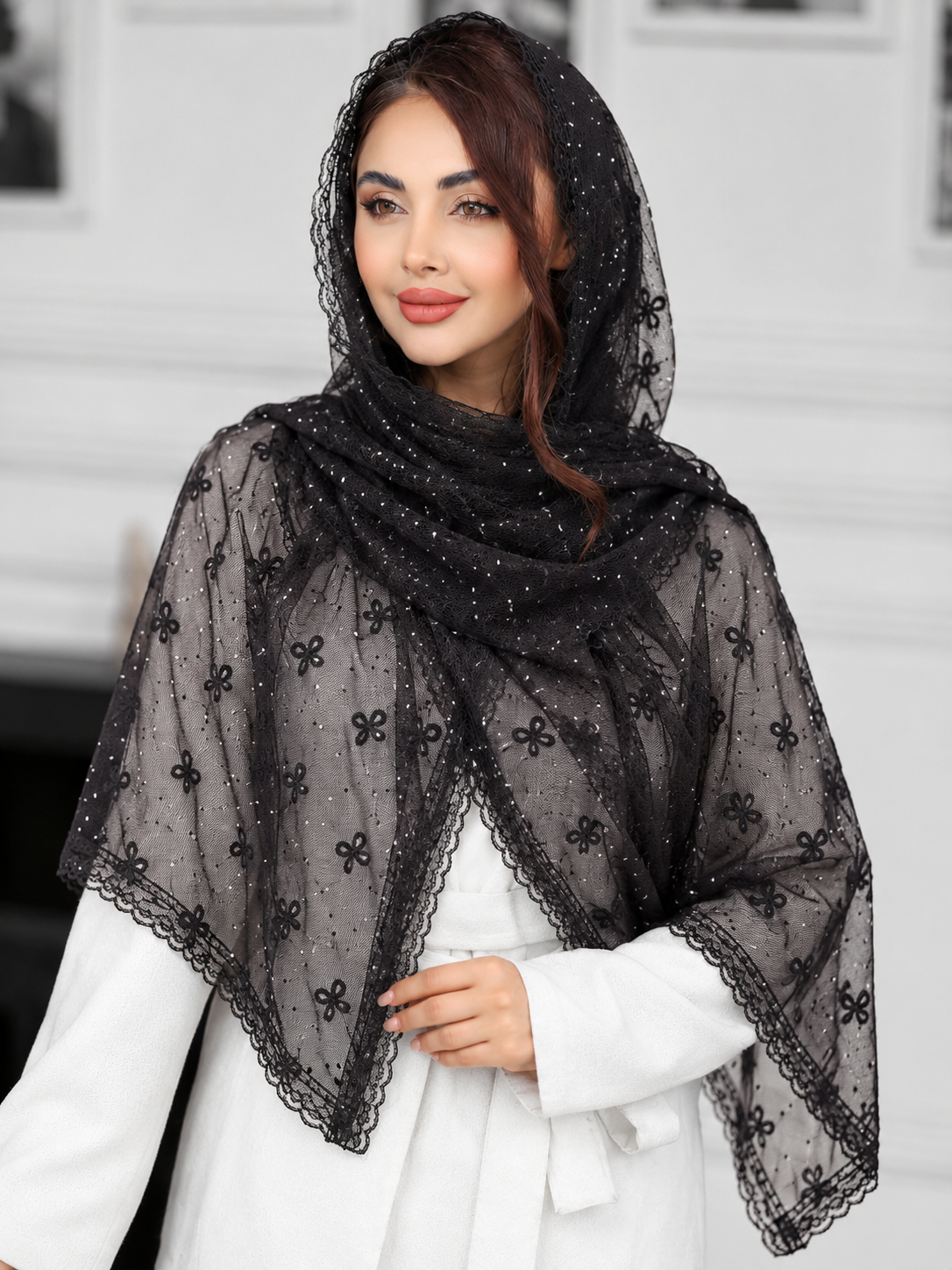 شال تور پاپیون نگین دار دور دانتل زنانه